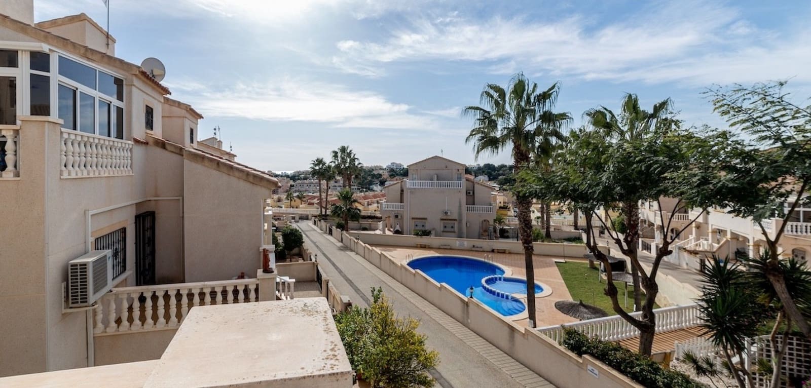 Casa de 2 habitaciones en Villamartin en venta con piscina - 149.000 € (Ref: 9466204)