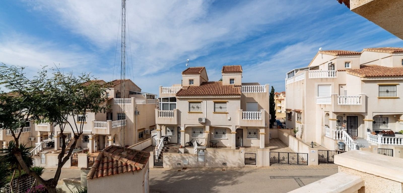 Casa de 2 habitaciones en Villamartin en venta con piscina - 149.000 € (Ref: 9466204)