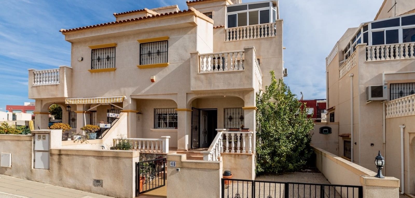 Casa de 2 habitaciones en Villamartin en venta con piscina - 149.000 € (Ref: 9466204)