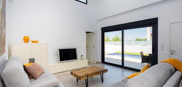 3 quarto Casa em Banda para venda em Daya Nueva com piscina - 365 000 € (Ref: 9466206)