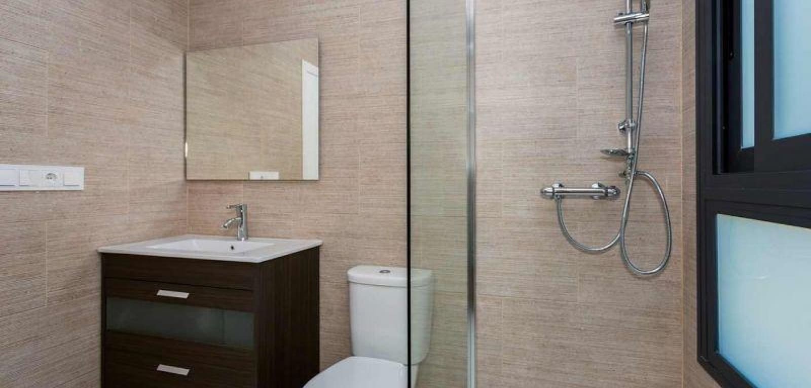 3 quarto Casa em Banda para venda em Daya Nueva com piscina - 365 000 € (Ref: 9466206)