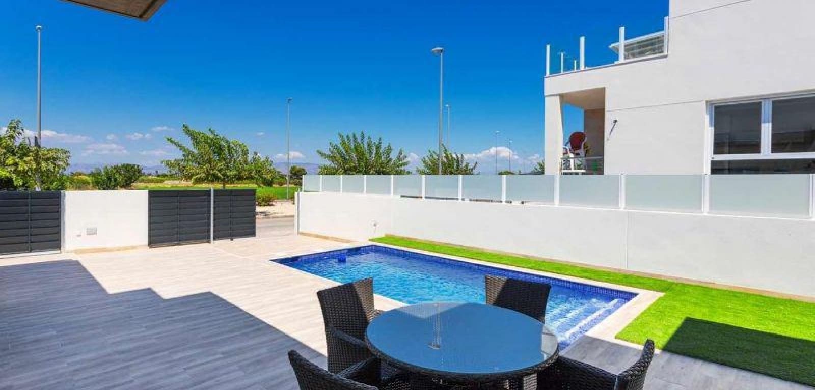 3 quarto Casa em Banda para venda em Daya Nueva com piscina - 365 000 € (Ref: 9466206)