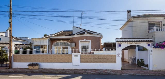 3 makuuhuone Huvila myytävänä paikassa San Luis, Torrevieja mukana uima-altaan - 330 000 € (Ref: 9471014)