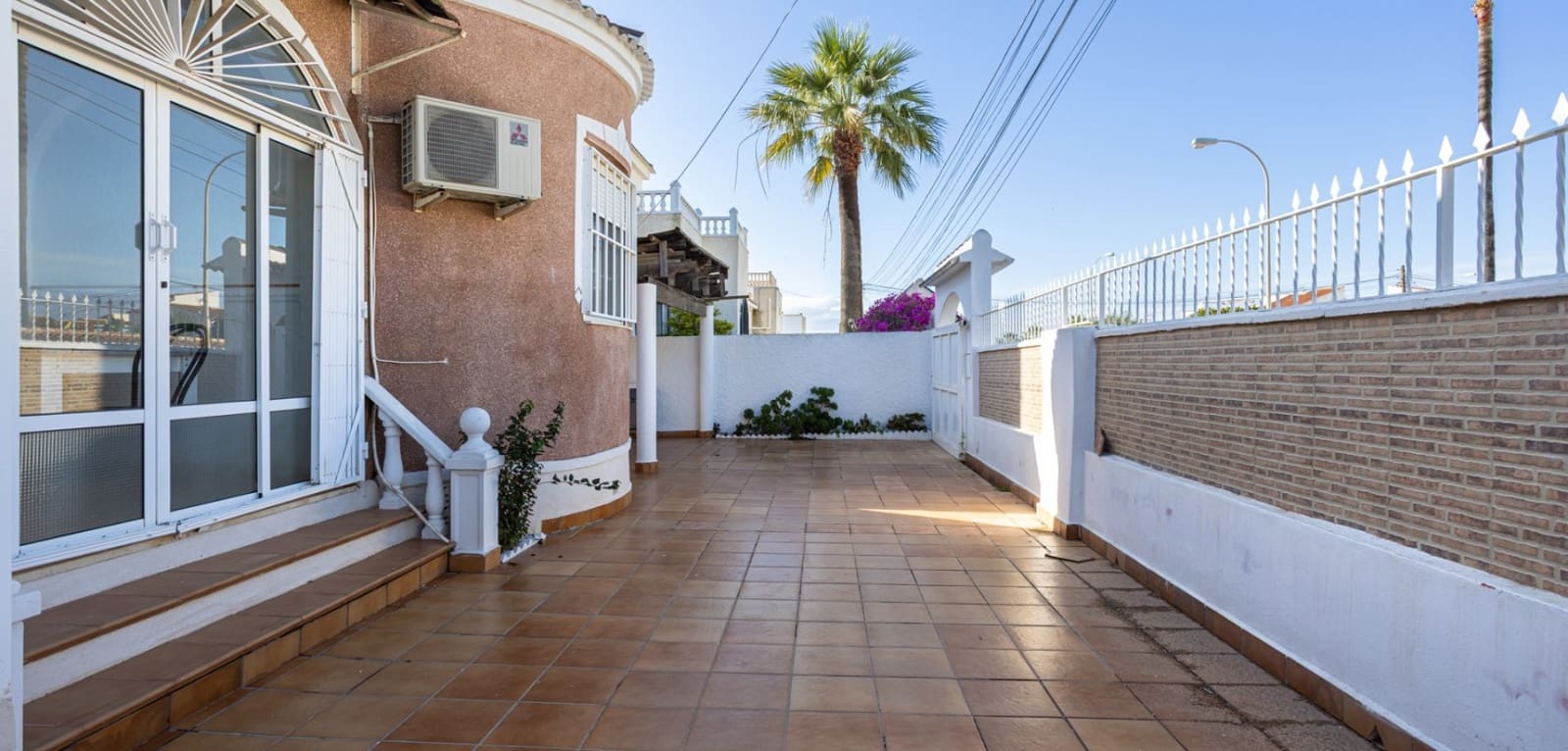 3 bedroom Villa for sale in San Luis with pool - € 330,000 (Ref: 9471014)