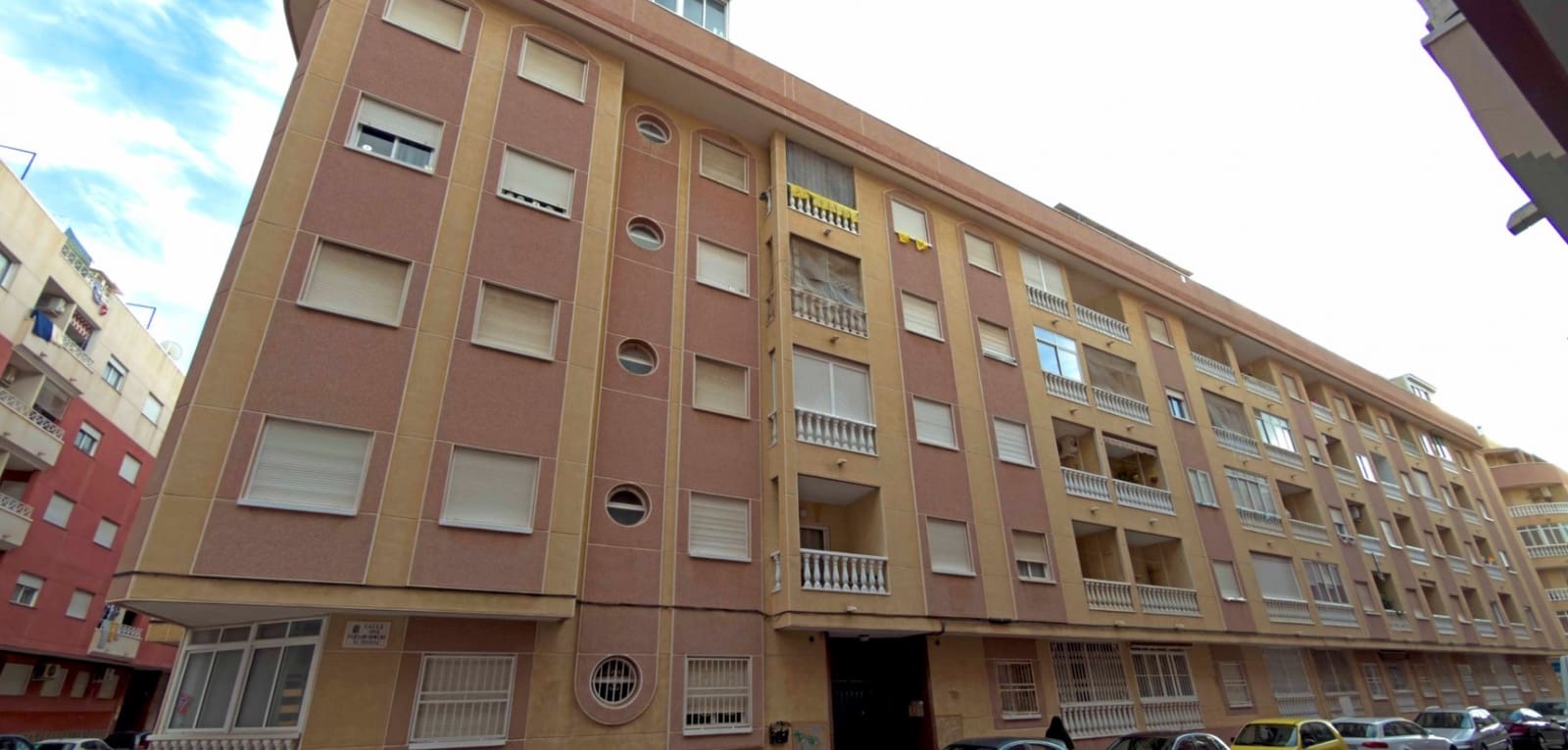 2 bedroom Apartment for sale in Torrevieja with pool - € 169,000 (Ref: 9480817)