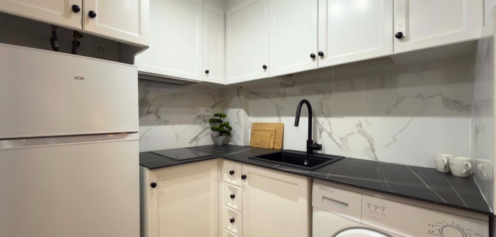 2 bedroom Apartment for sale in Torrevieja with pool - € 169,000 (Ref: 9480817)