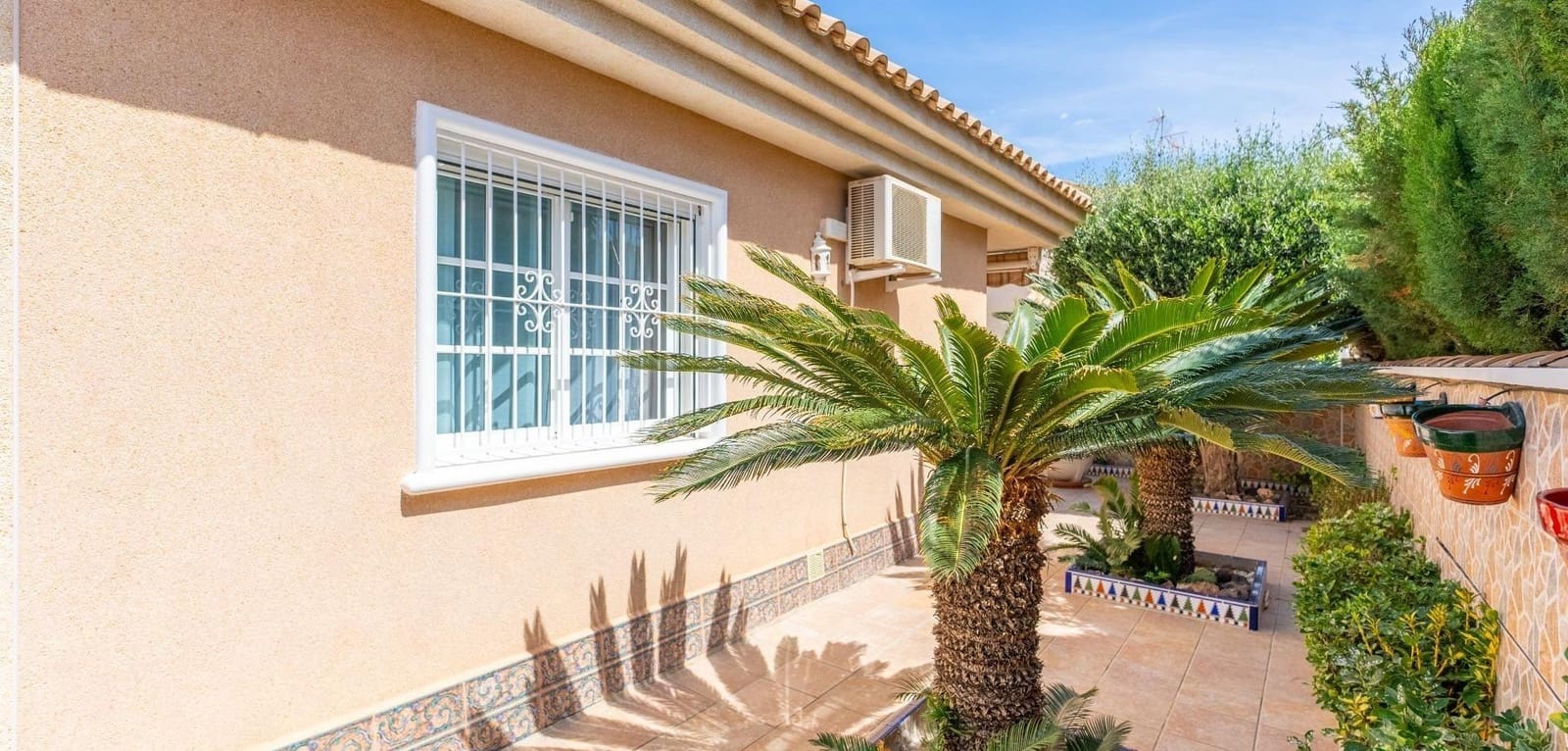 3 bedroom Villa for sale in Torrevieja with pool - € 360,000 (Ref: 9487153)
