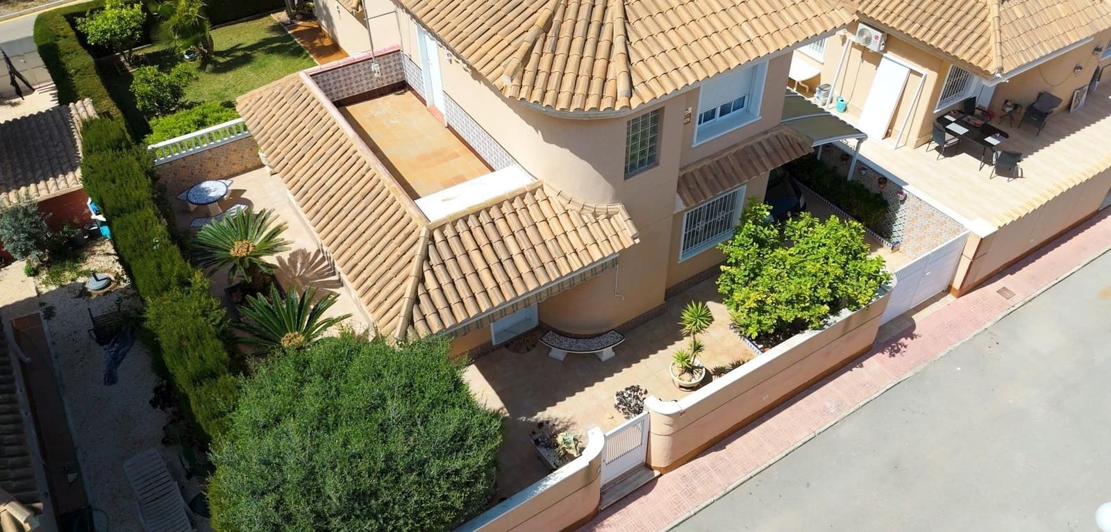 3 bedroom Villa for sale in Torrevieja with pool - € 360,000 (Ref: 9487153)