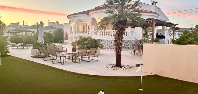 3 soverom Villa til salgs i San Luis, Torrevieja med svømmebasseng - € 645 000 (Ref: 9488936)