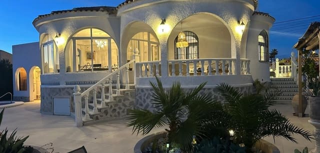 3 soverom Villa til salgs i San Luis, Torrevieja med svømmebasseng - € 645 000 (Ref: 9488936)