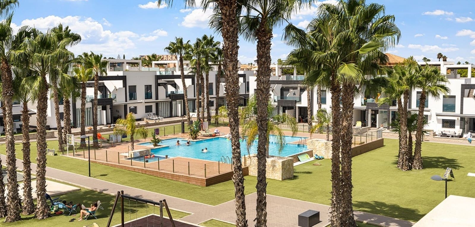 2 bedroom Apartment for sale in La Zenia with pool - € 319,000 (Ref: 9488937)