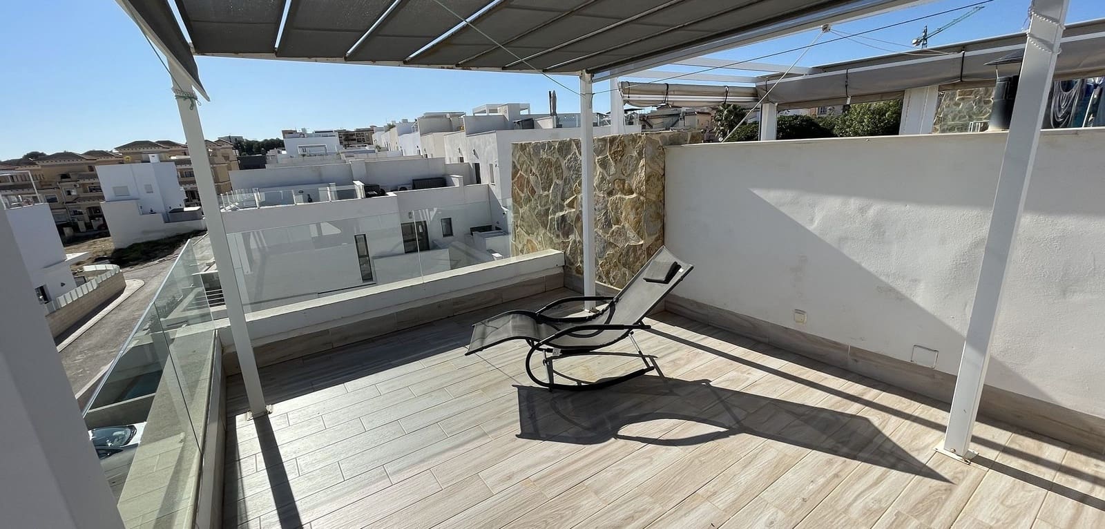 2 bedroom Semi-detached Villa for sale in Villamartin - € 299,000 (Ref: 9488938)