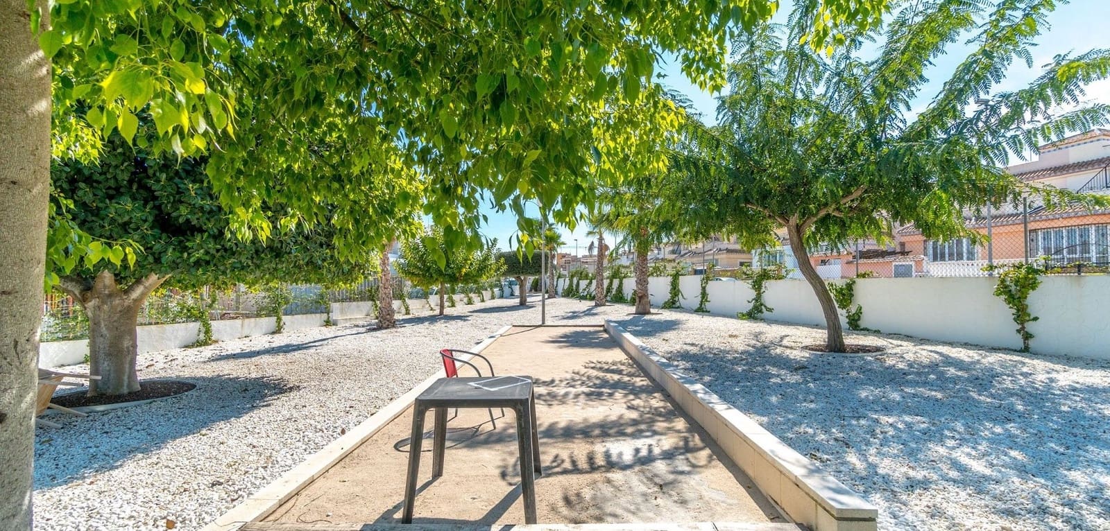 2 bedroom Semi-detached Villa for sale in Villamartin - € 299,000 (Ref: 9488938)