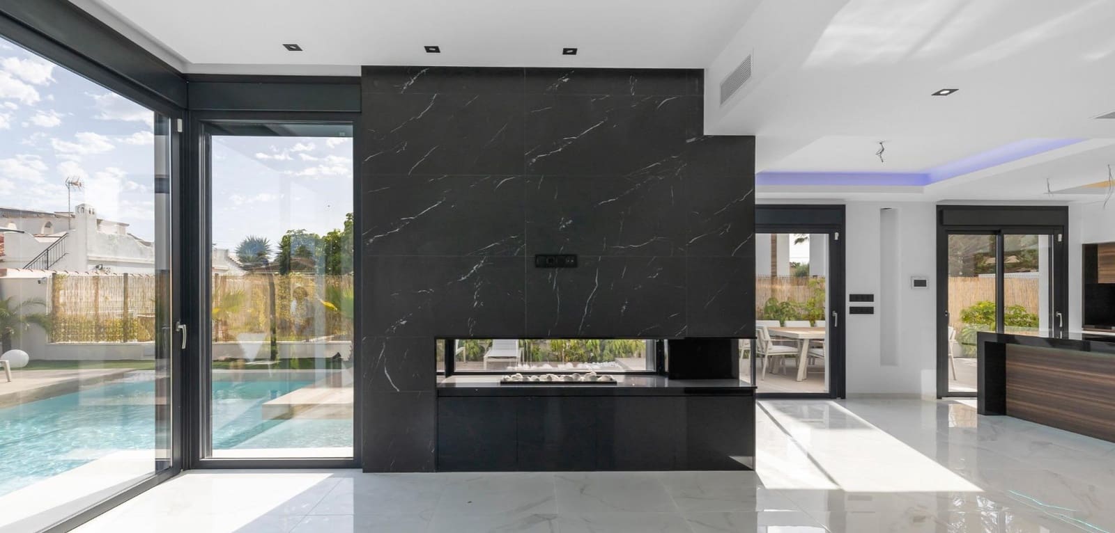 3 bedroom Villa for sale in Torrevieja with pool - € 795,000 (Ref: 9491662)