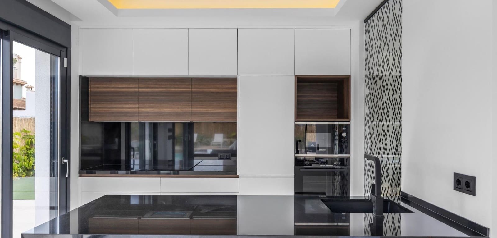 3 bedroom Villa for sale in Torrevieja with pool - € 795,000 (Ref: 9491662)