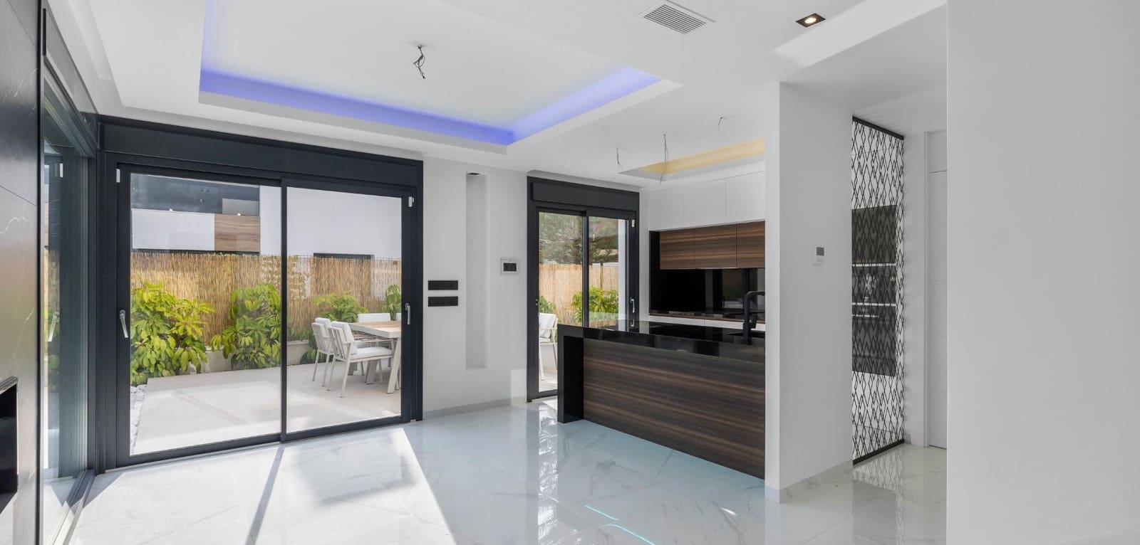 3 bedroom Villa for sale in Torrevieja with pool - € 795,000 (Ref: 9491662)