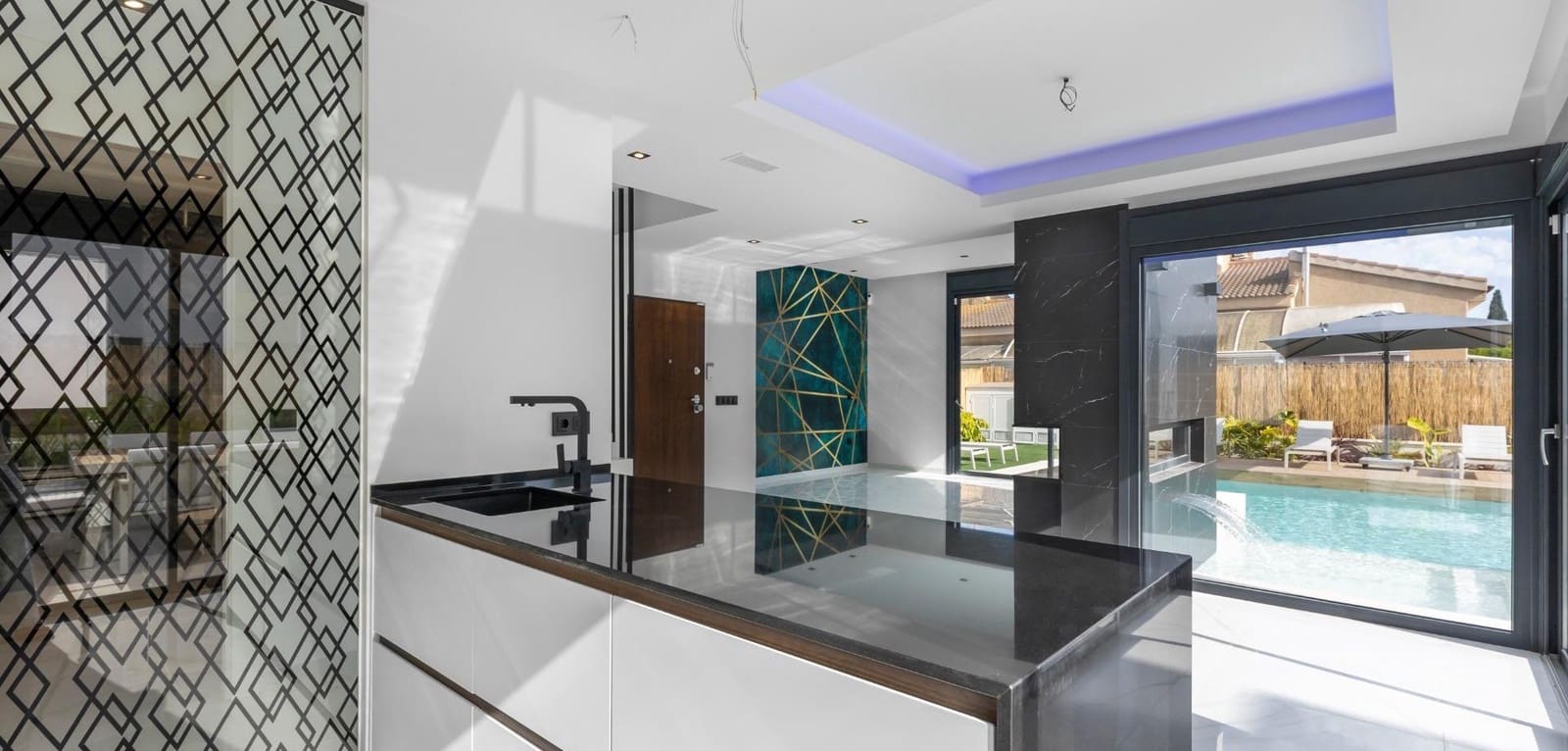 3 bedroom Villa for sale in Torrevieja with pool - € 795,000 (Ref: 9491662)