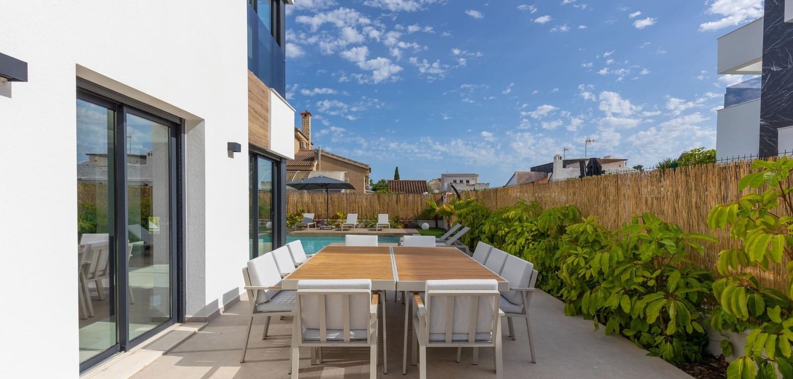 3 bedroom Villa for sale in Torrevieja with pool - € 795,000 (Ref: 9491662)