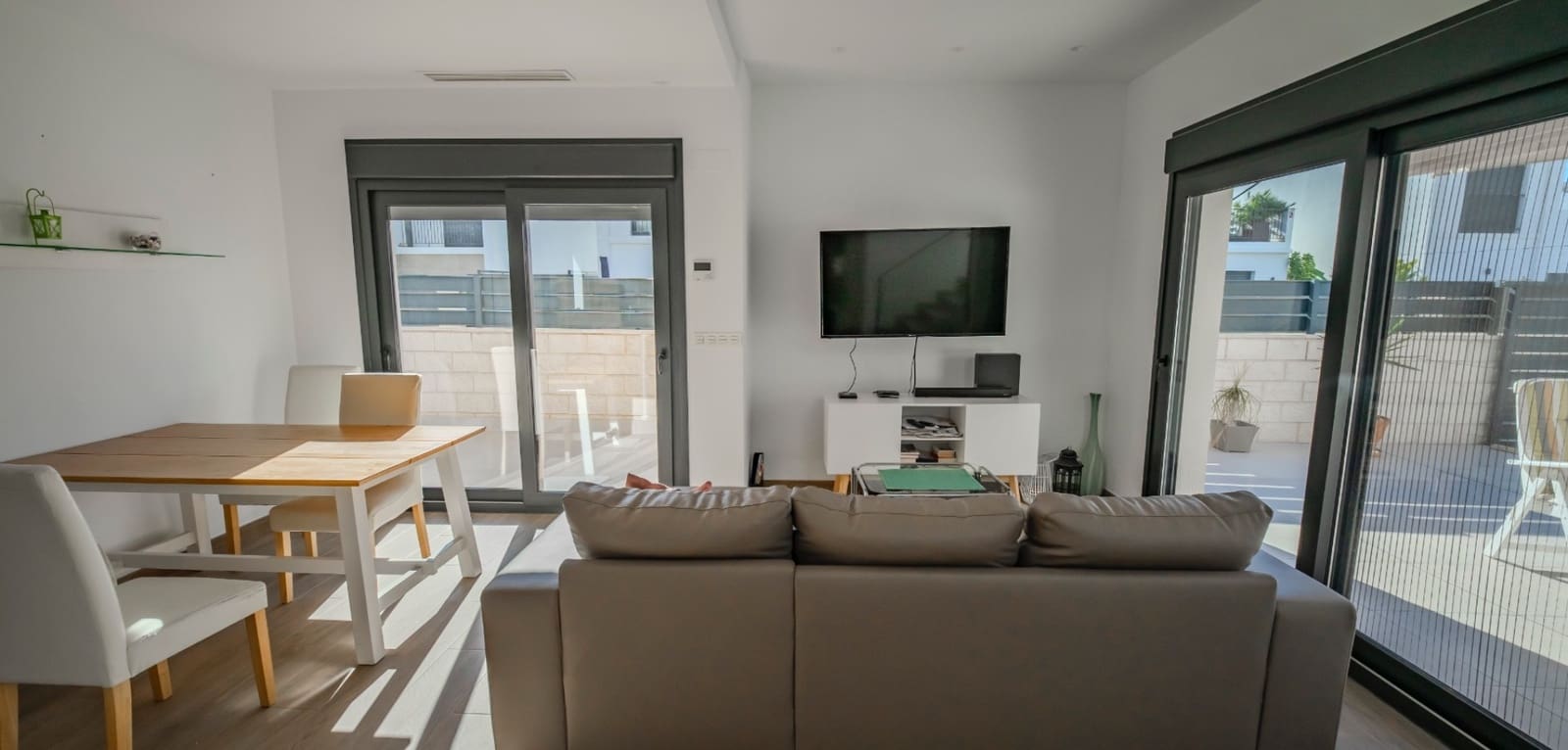 3 bedroom Semi-detached Villa for sale in Ciudad Quesada with pool - € 405,000 (Ref: 9491664)