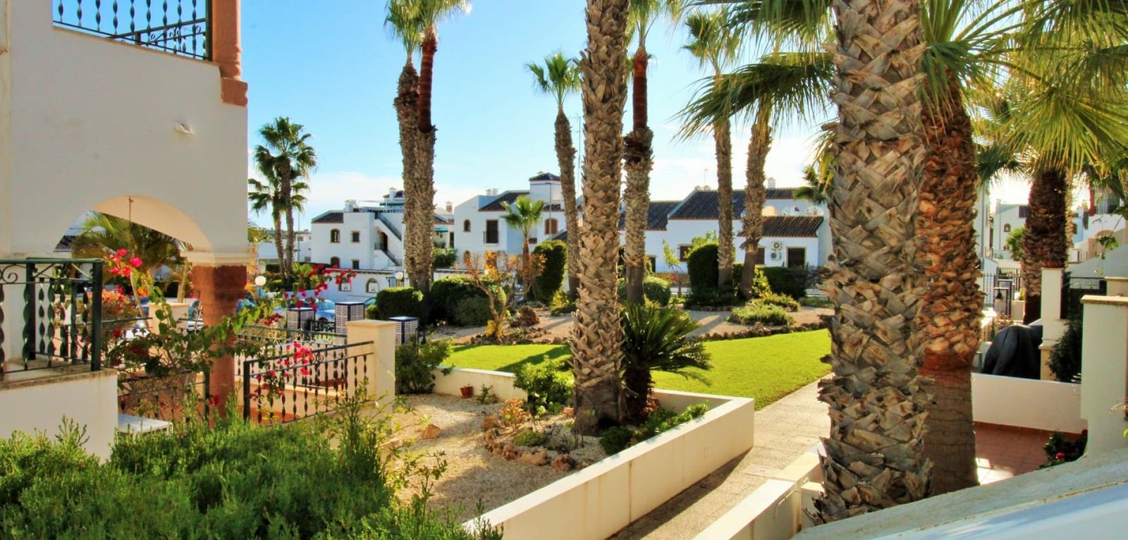 2 bedroom Townhouse for sale in Villamartin with pool - € 225,000 (Ref: 9495299)