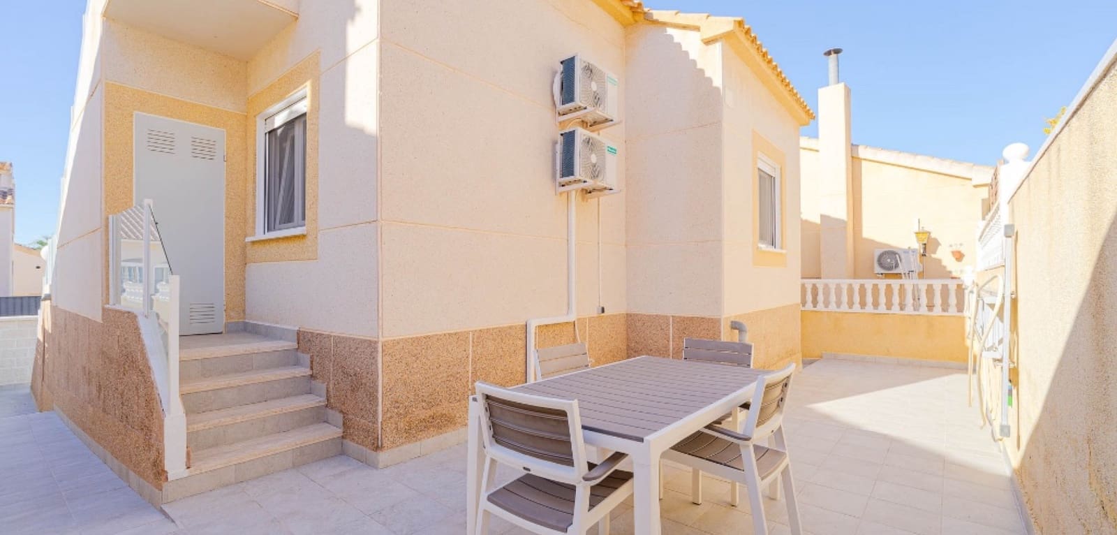 2 bedroom Villa for sale in Los Altos with pool - € 264,900 (Ref: 9499864)