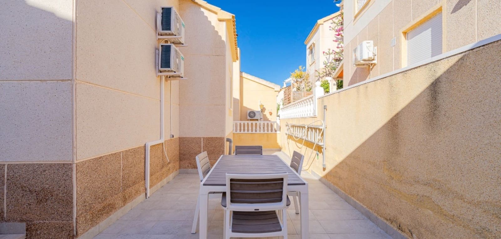 2 bedroom Villa for sale in Los Altos with pool - € 264,900 (Ref: 9499864)