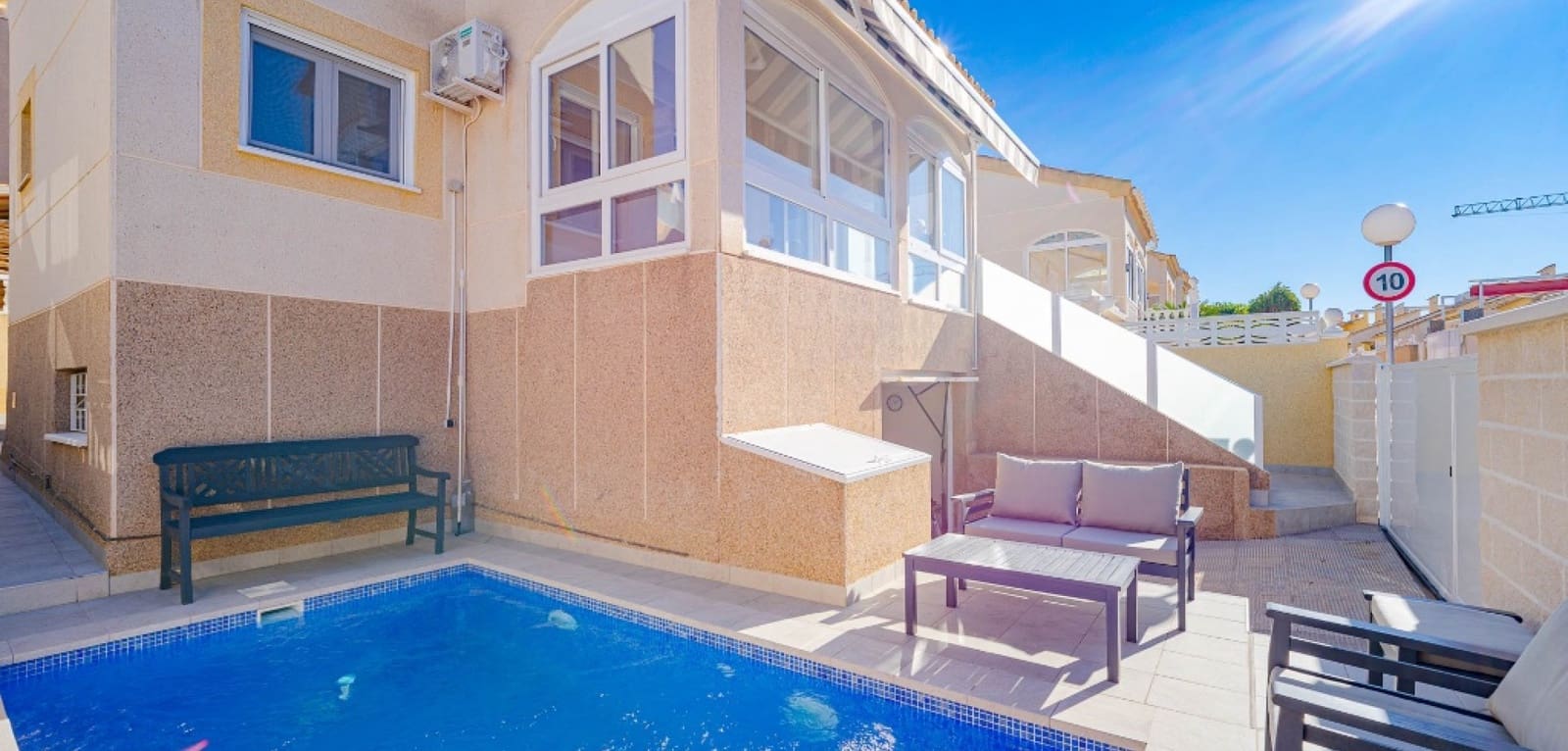 2 bedroom Villa for sale in Los Altos with pool - € 264,900 (Ref: 9499864)