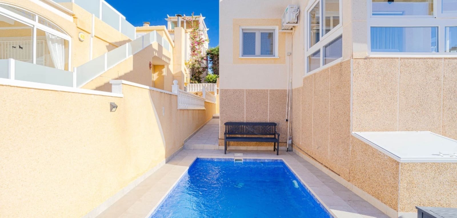 2 bedroom Villa for sale in Los Altos with pool - € 264,900 (Ref: 9499864)