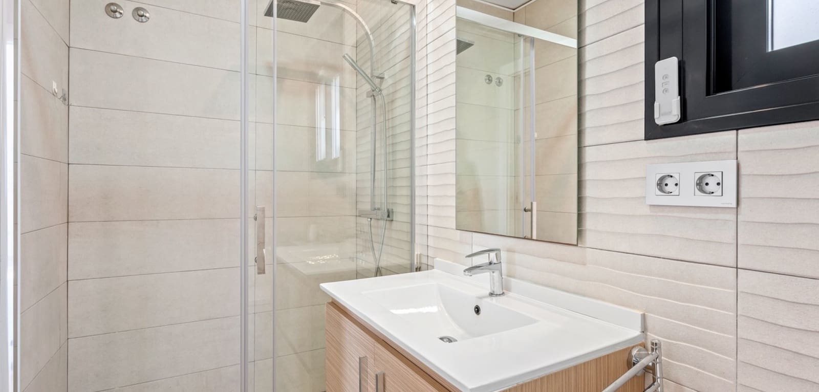 3 bedroom Villa for sale in Los Alcazares with pool - € 349,900 (Ref: 9502935)