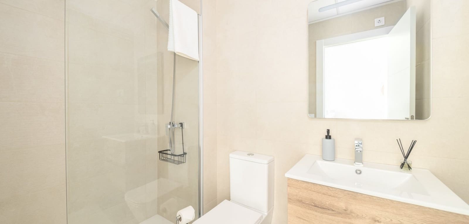 2 bedroom Apartment for sale in Pilar de la Horadada with pool - € 299,000 (Ref: 9502938)