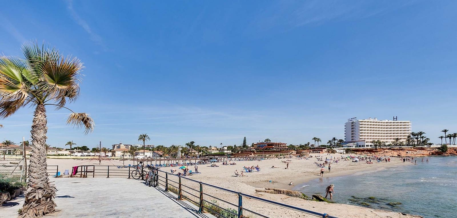 3 slaapkamer Villa te koop in La Zenia met zwembad - € 890.000 (Ref: 9504669)