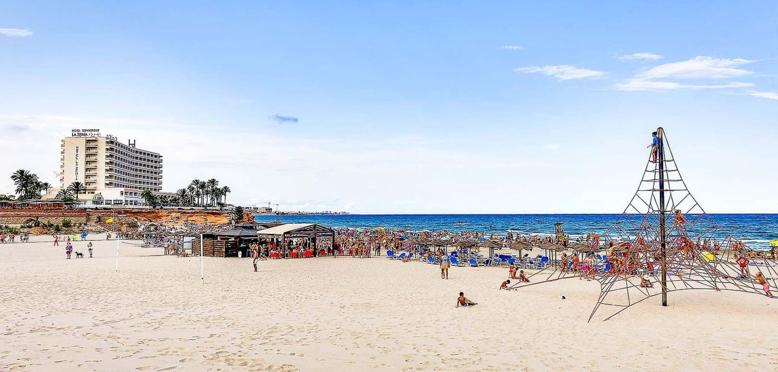 3 slaapkamer Villa te koop in La Zenia met zwembad - € 890.000 (Ref: 9504669)