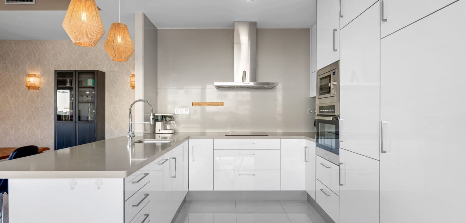 5 soveværelse Villa til salg i Villamartin med swimmingpool - € 469.000 (Ref: 9504670)