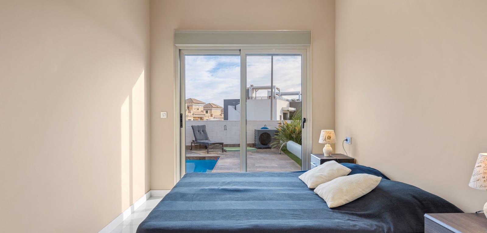 5 soveværelse Villa til salg i Villamartin med swimmingpool - € 469.000 (Ref: 9504670)