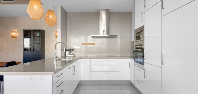 5 soveværelse Villa til salg i Villamartin, Orihuela med swimmingpool - € 469.000 (Ref: 9504670)