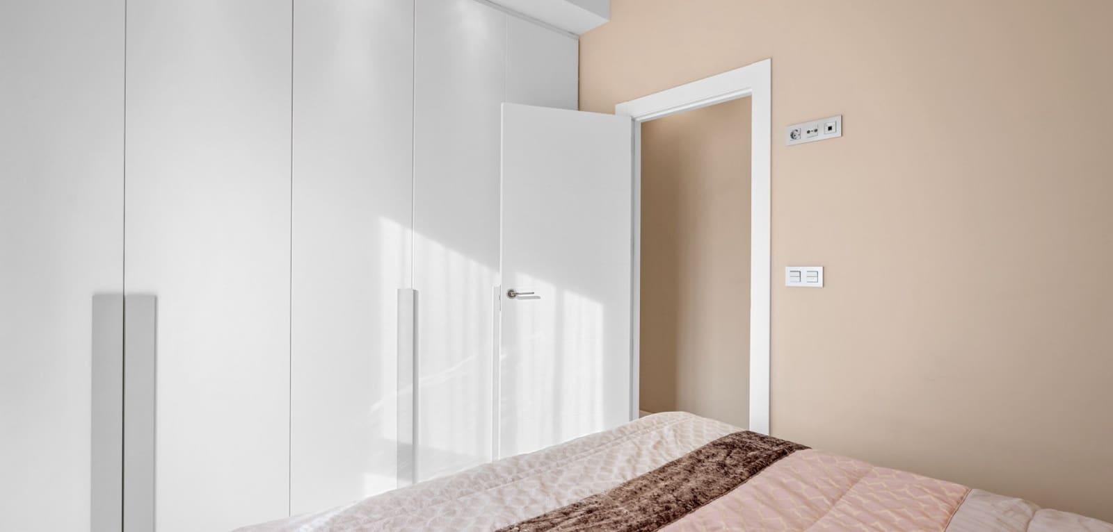 5 soveværelse Villa til salg i Villamartin med swimmingpool - € 469.000 (Ref: 9504670)