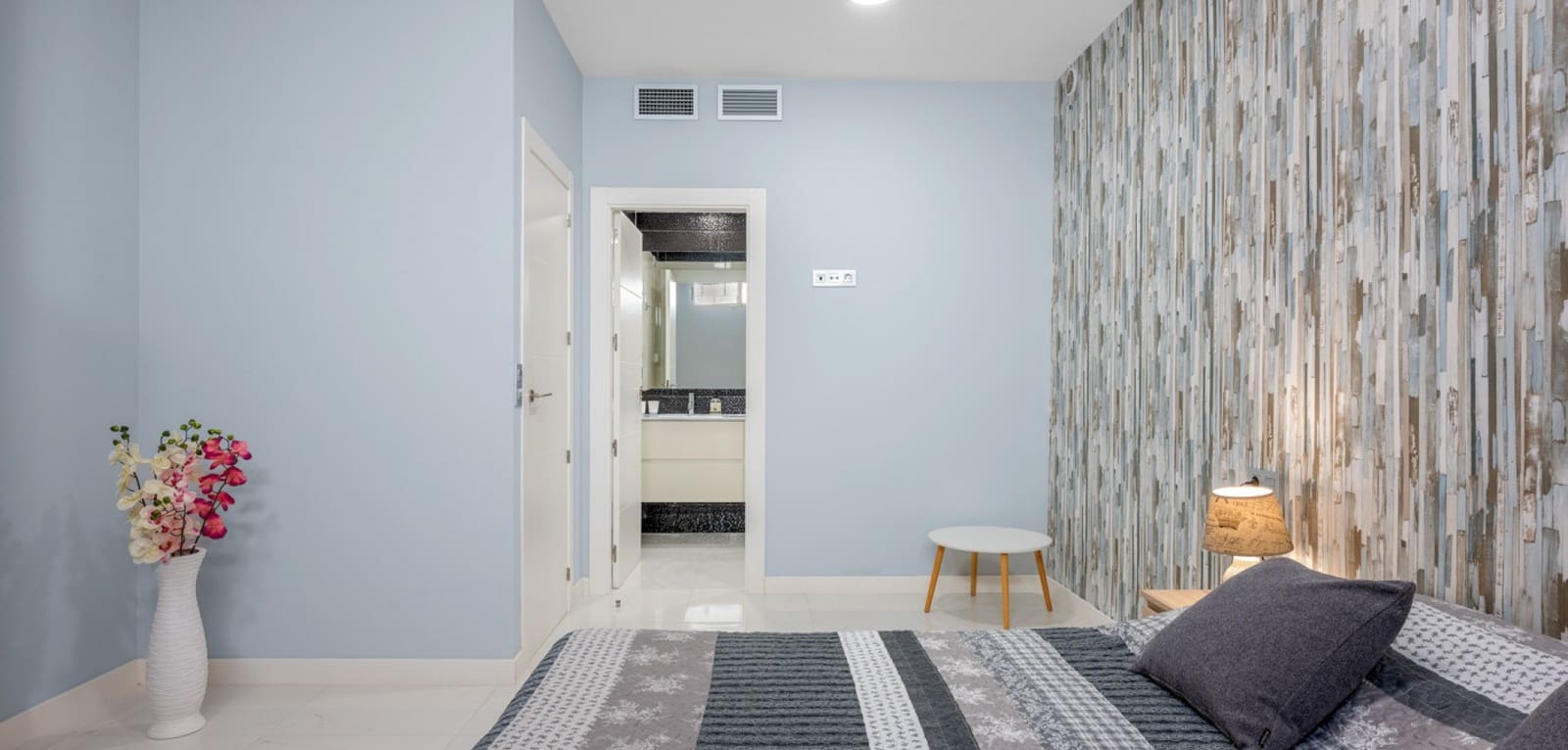 5 soveværelse Villa til salg i Villamartin med swimmingpool - € 469.000 (Ref: 9504670)