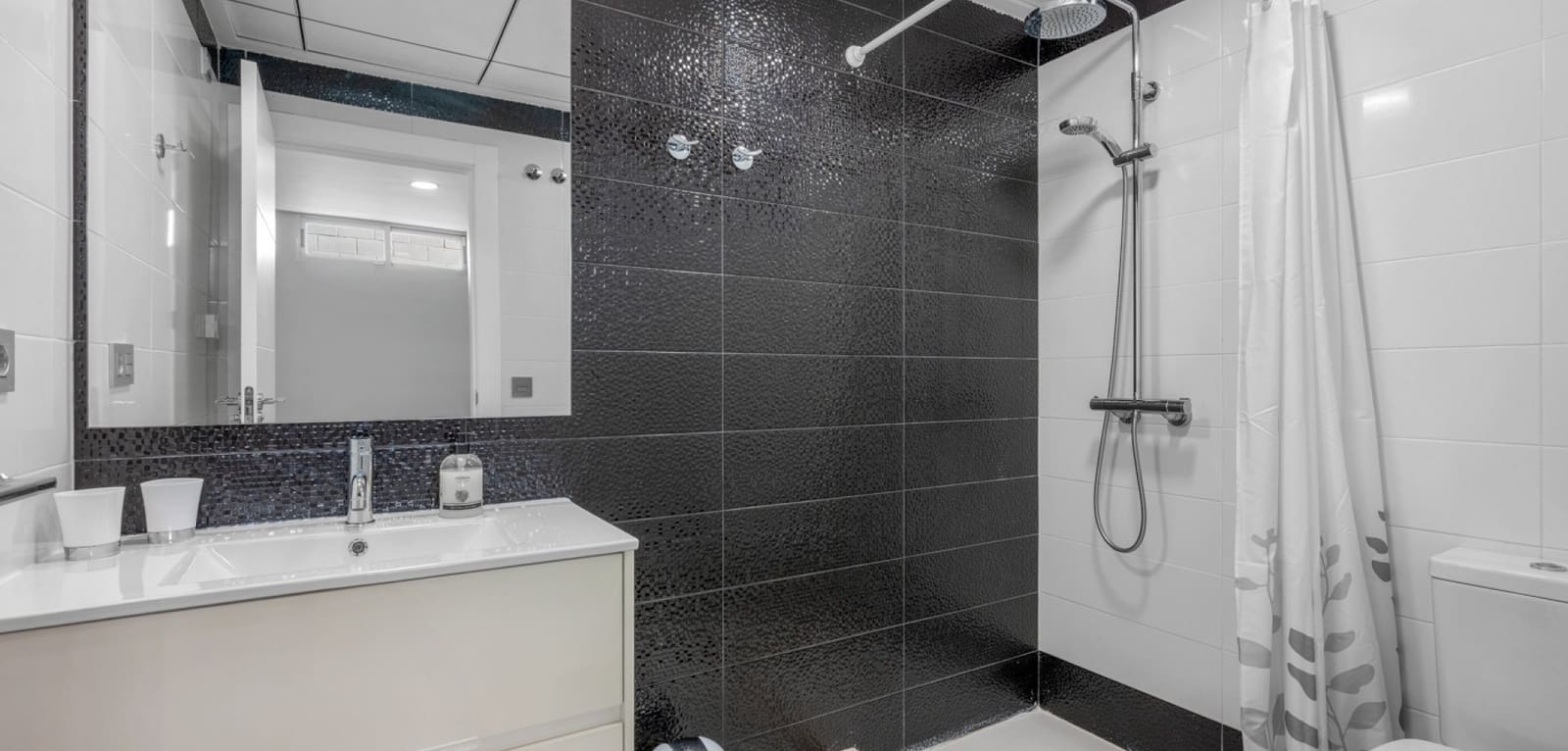 5 soveværelse Villa til salg i Villamartin med swimmingpool - € 469.000 (Ref: 9504670)