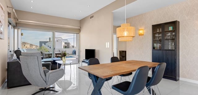 5 soveværelse Villa til salg i Villamartin, Orihuela med swimmingpool - € 469.000 (Ref: 9504670)