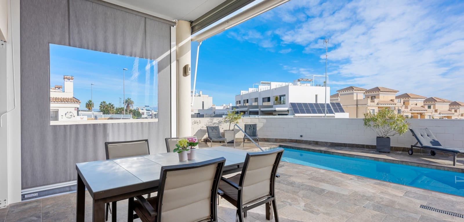 5 soveværelse Villa til salg i Villamartin med swimmingpool - € 469.000 (Ref: 9504670)