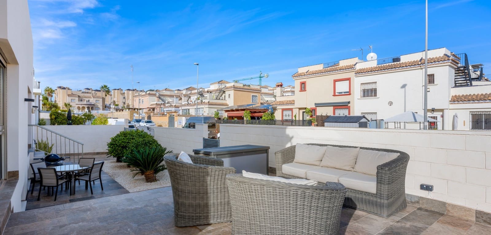 5 soveværelse Villa til salg i Villamartin med swimmingpool - € 469.000 (Ref: 9504670)