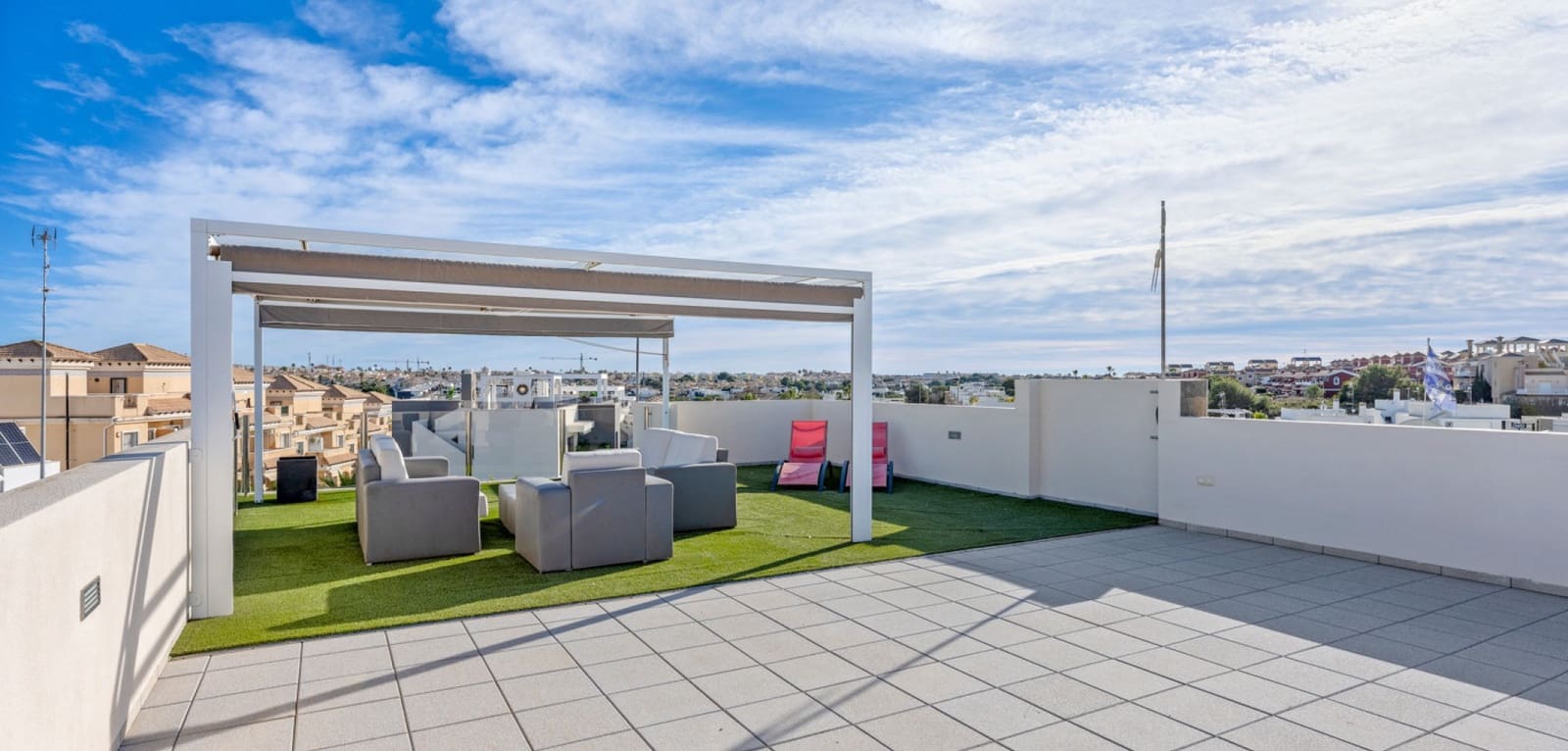 5 soveværelse Villa til salg i Villamartin med swimmingpool - € 469.000 (Ref: 9504670)