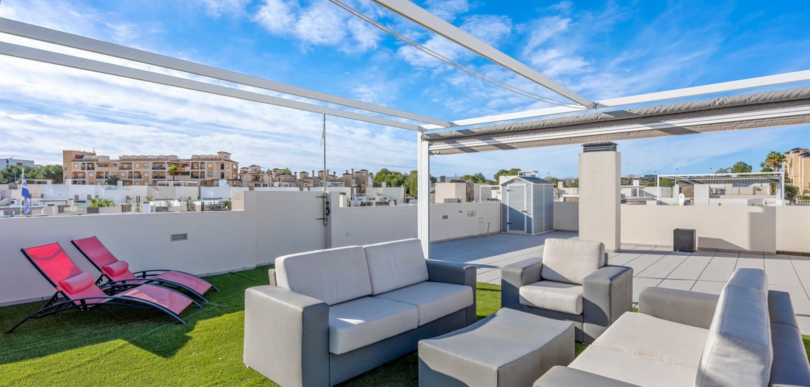 5 soveværelse Villa til salg i Villamartin med swimmingpool - € 469.000 (Ref: 9504670)