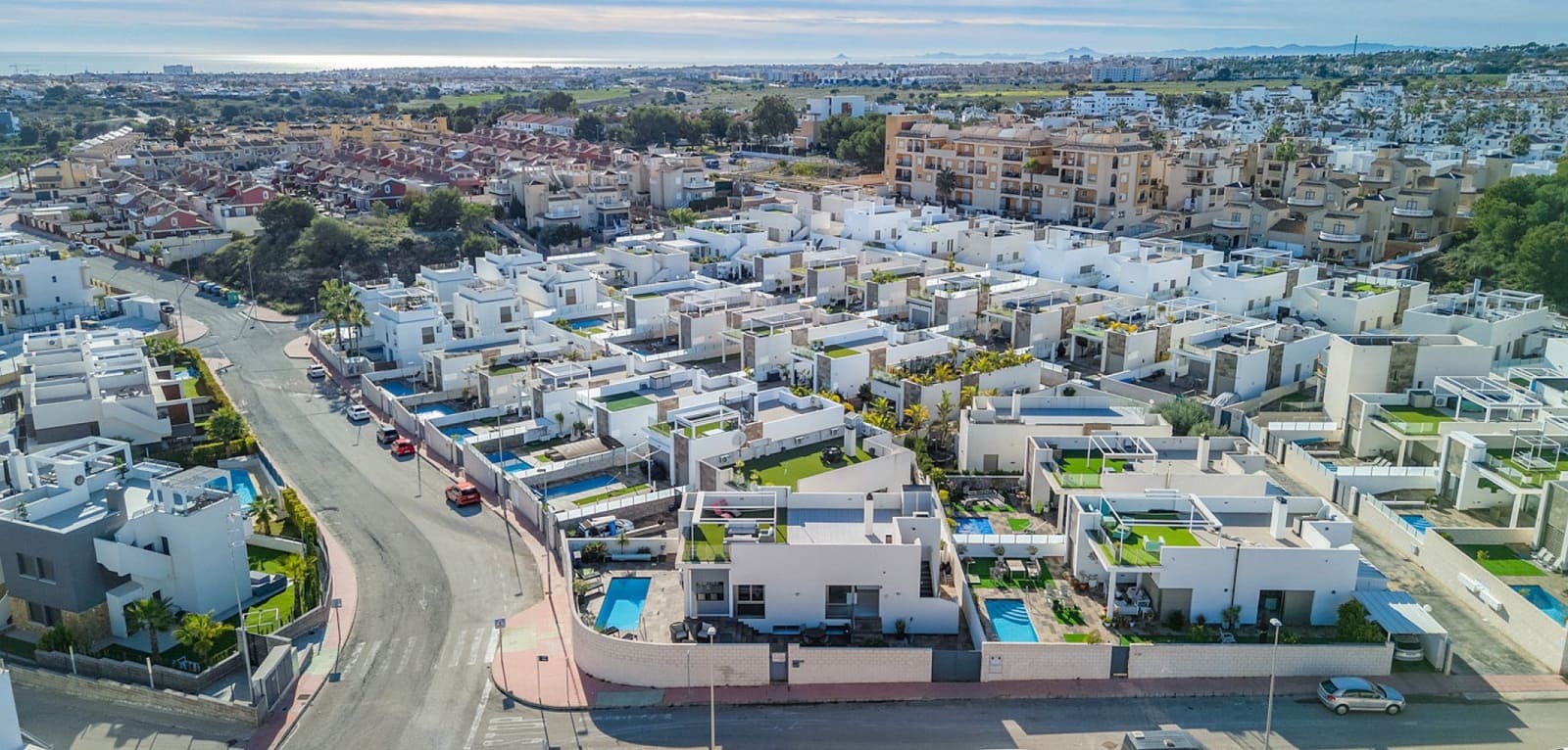 5 soveværelse Villa til salg i Villamartin med swimmingpool - € 469.000 (Ref: 9504670)