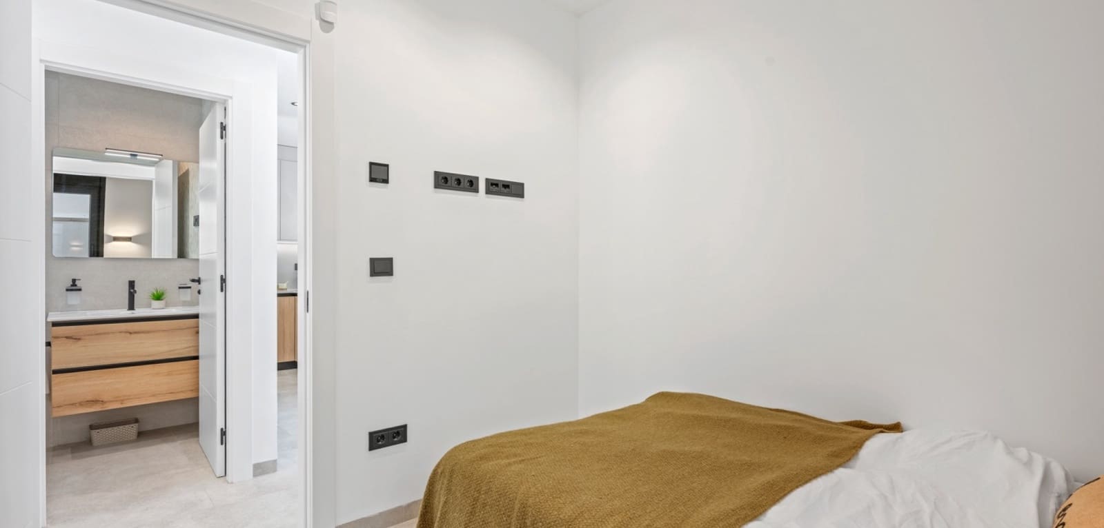 3 slaapkamer Villa te koop in Orihuela Costa met zwembad - € 519.500 (Ref: 9504671)