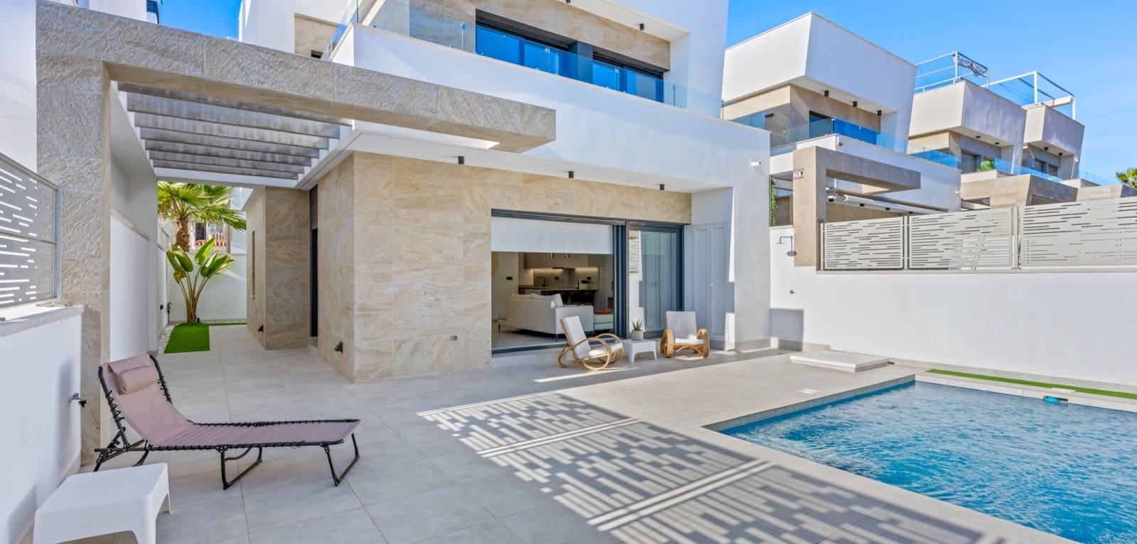 3 slaapkamer Villa te koop in Orihuela Costa met zwembad - € 519.500 (Ref: 9504671)