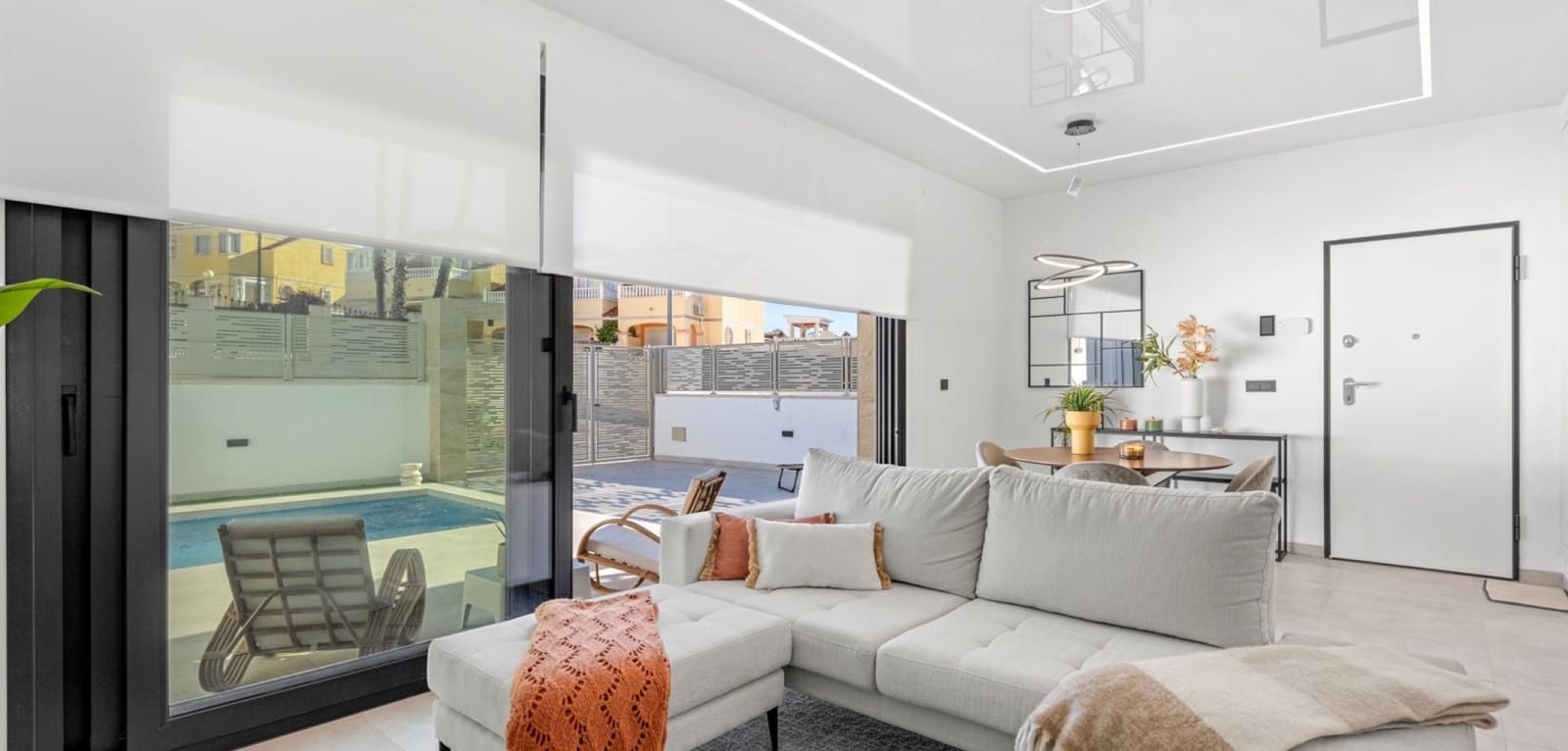 3 slaapkamer Villa te koop in Orihuela Costa met zwembad - € 519.500 (Ref: 9504671)