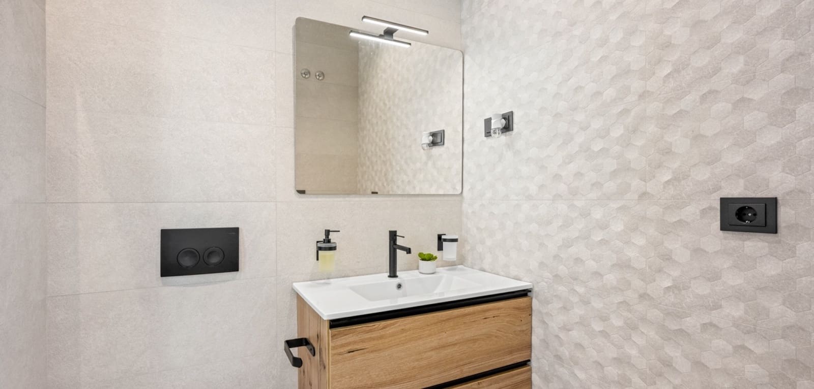 3 slaapkamer Villa te koop in Orihuela Costa met zwembad - € 519.500 (Ref: 9504671)