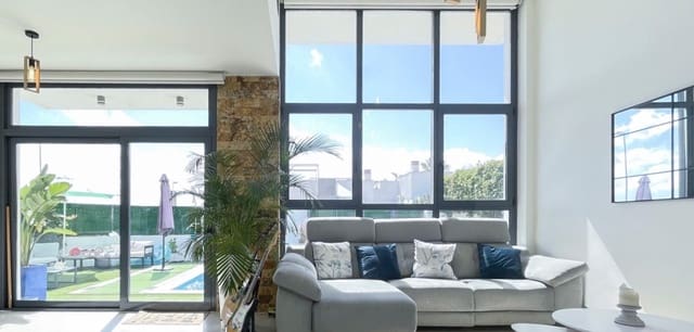 Chalet de 2 habitaciones en Ciudad Quesada, Rojales en venta con piscina - 369.000 € (Ref: 9504674)