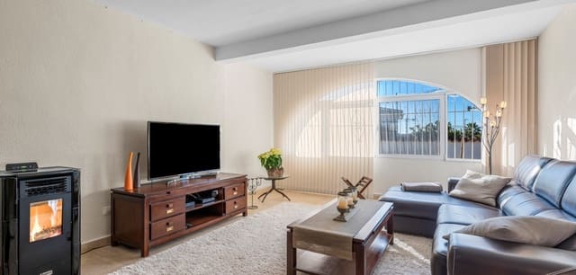 3 bedroom Villa for sale in Ciudad Quesada, Rojales with pool - € 445,000 (Ref: 9509387)